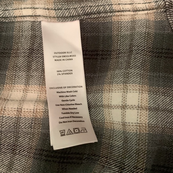 Dark green/white Eddie Bauer flannel. - Picture 3 of 3